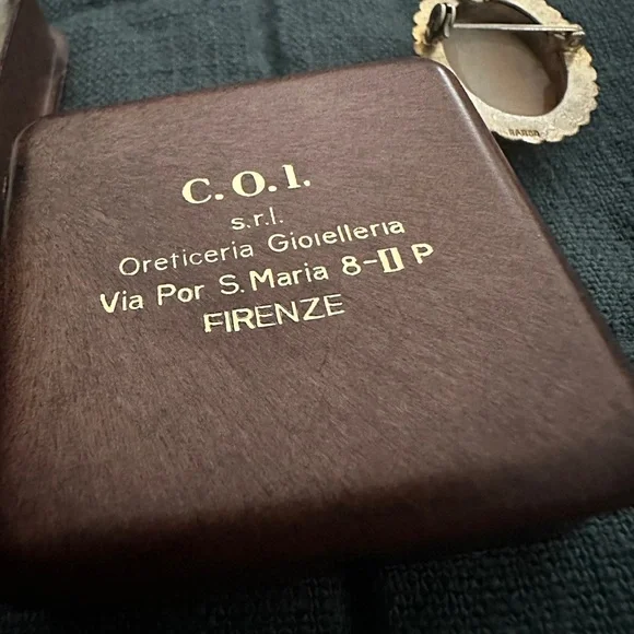 C.O.I. Firenze Italy Cameo Pair original Box 1 Left 1 right , facing 1 x1 inch - Picture 5 of 10